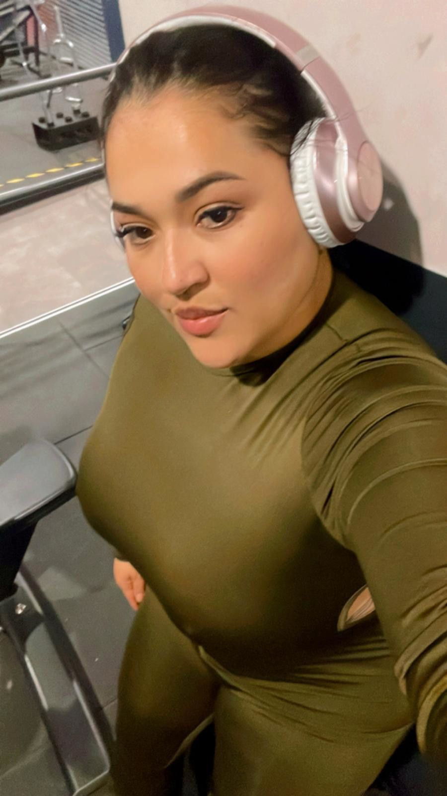 641400813 | VANESSA | Chica