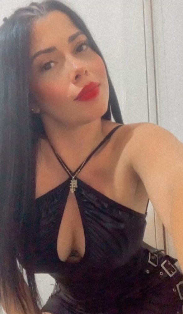 643948787 | DANIELA | Chica