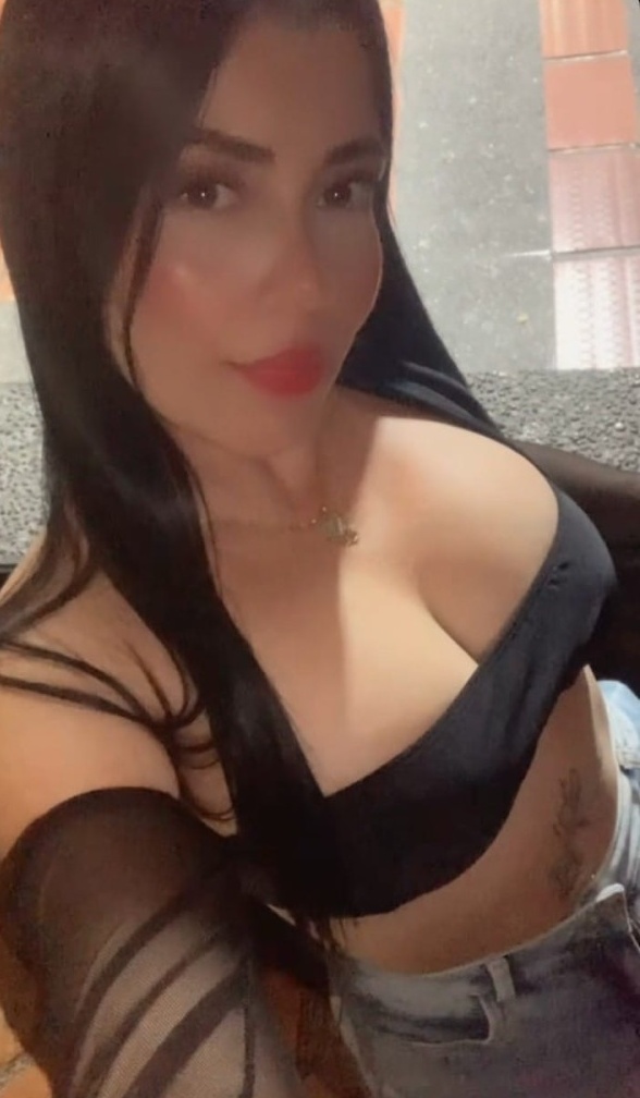 643948787 | DANIELA | Chica