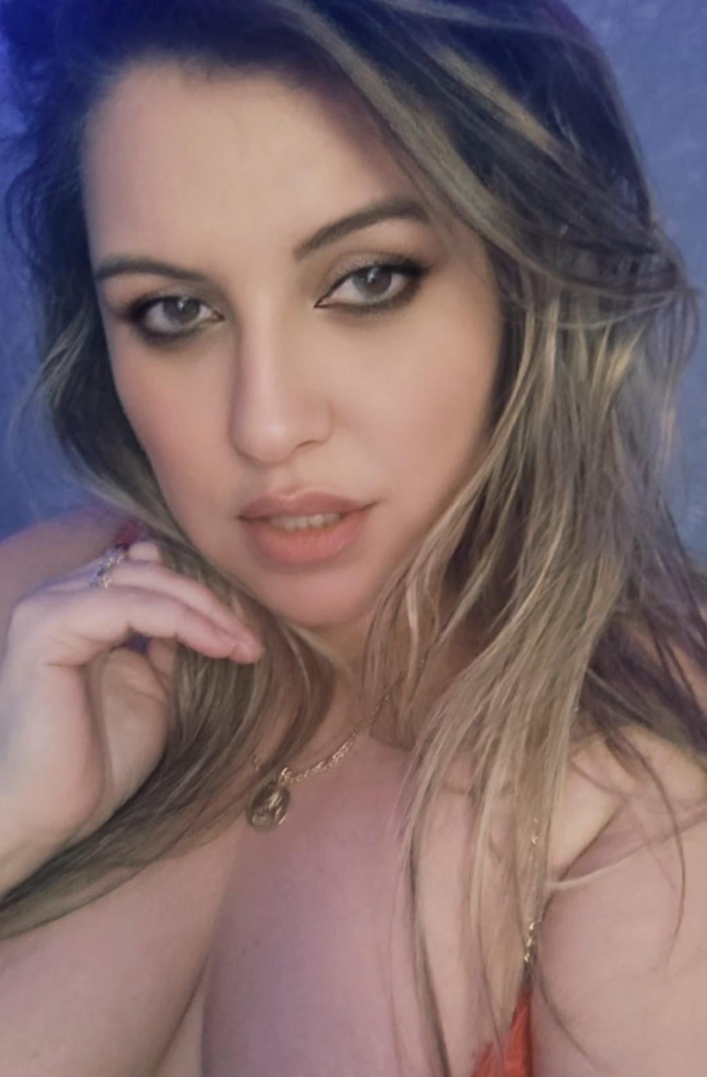 Escort en Irún - 677662205