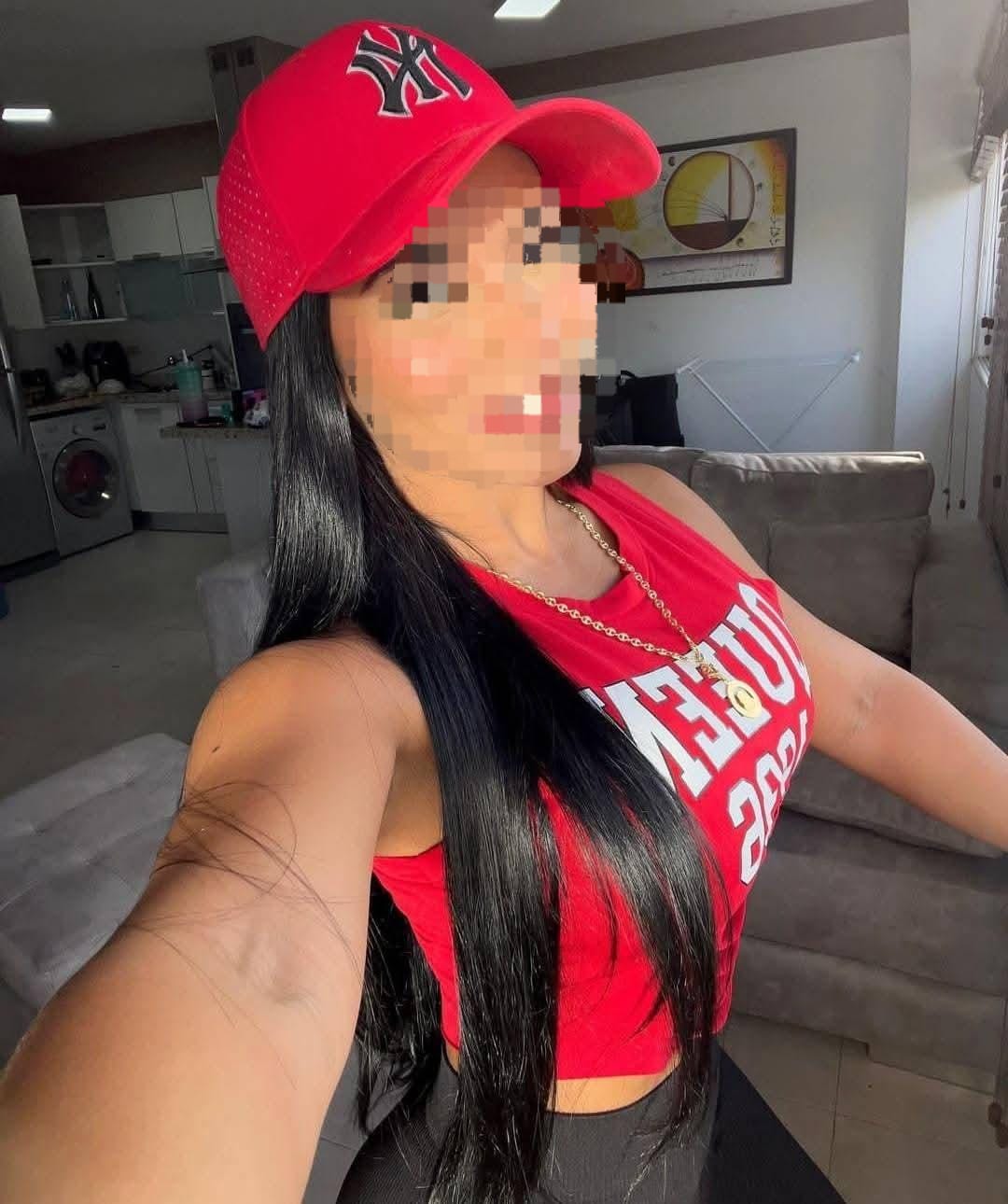 611248740 | LUNA | Chica