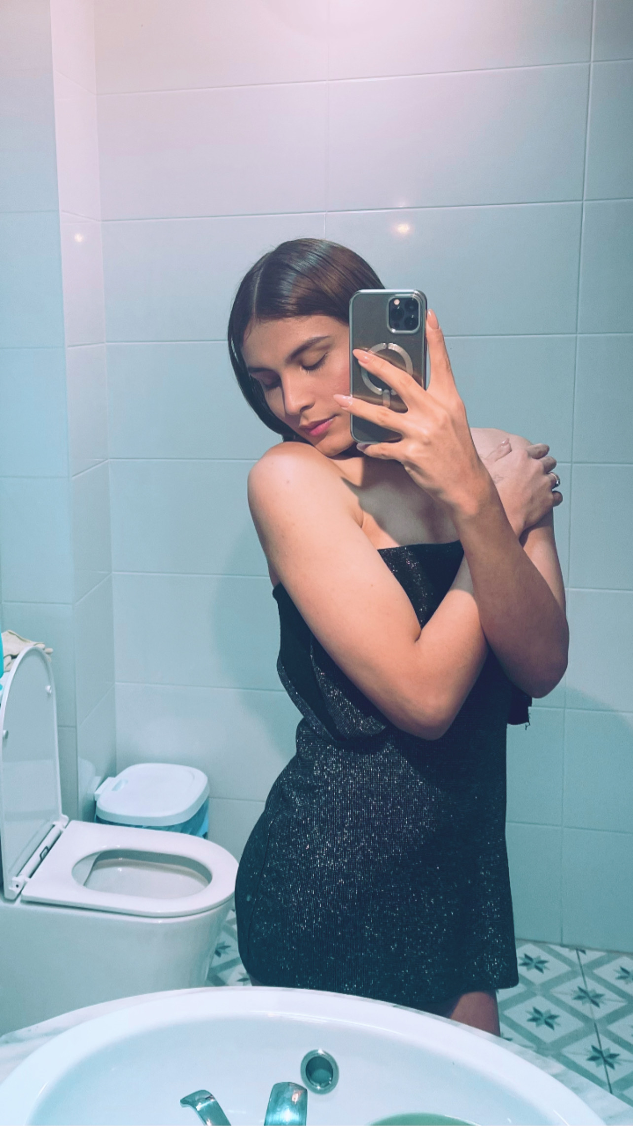 677121967 | EMMA | Transexual