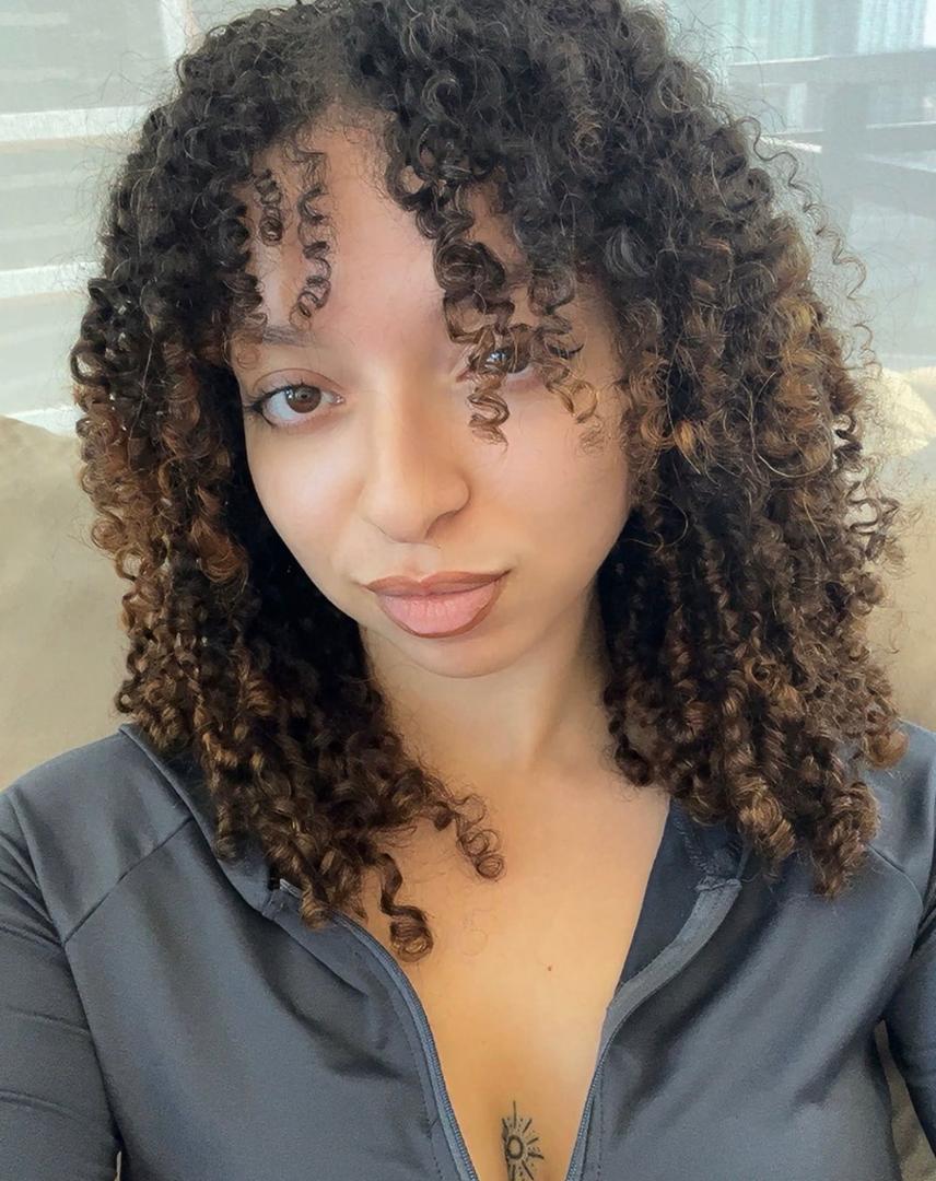 679785913 | LUANA | Chica