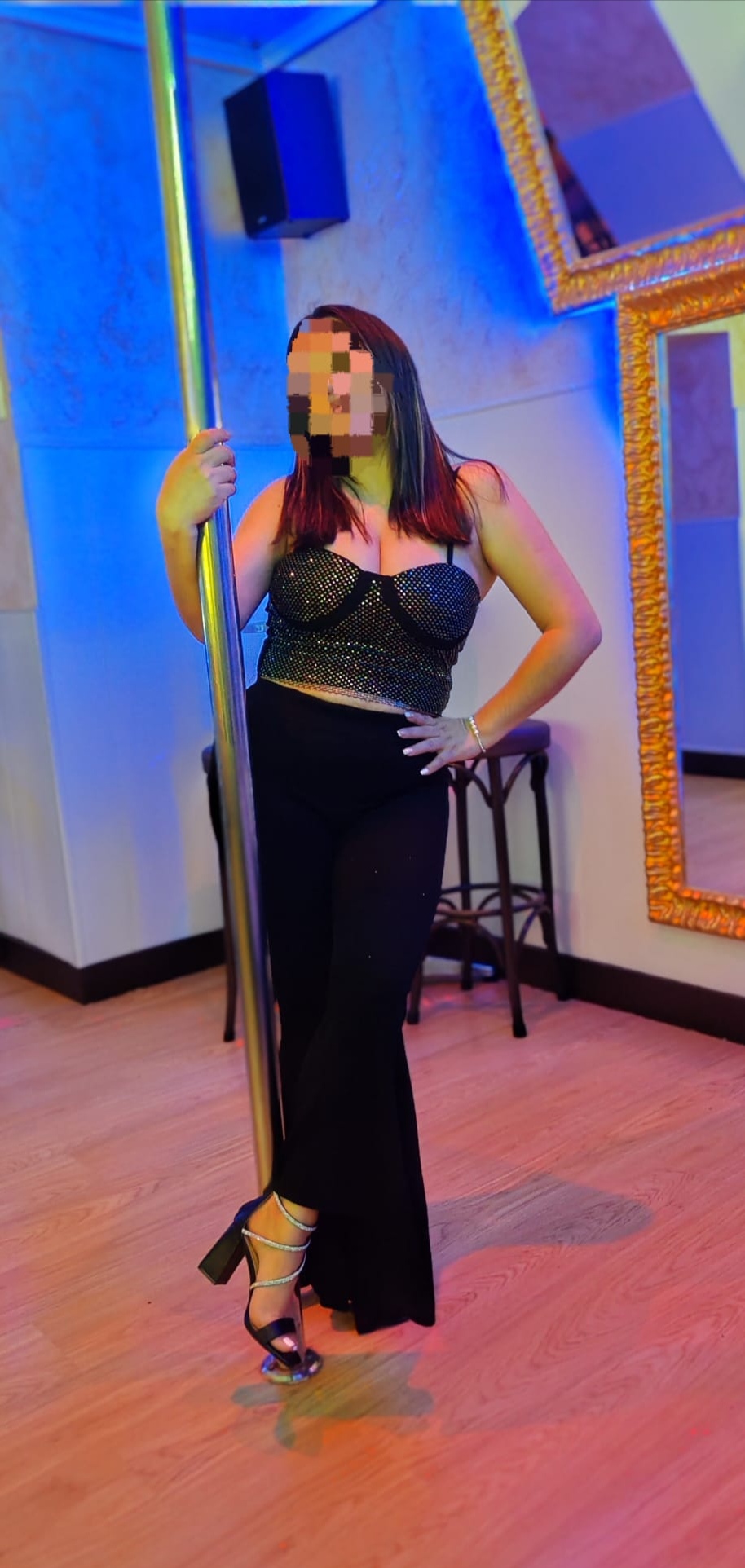 687043785 | ZOFIA | Chica