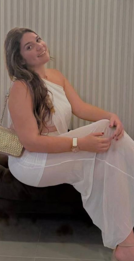 662033320 | LAURA | Chica