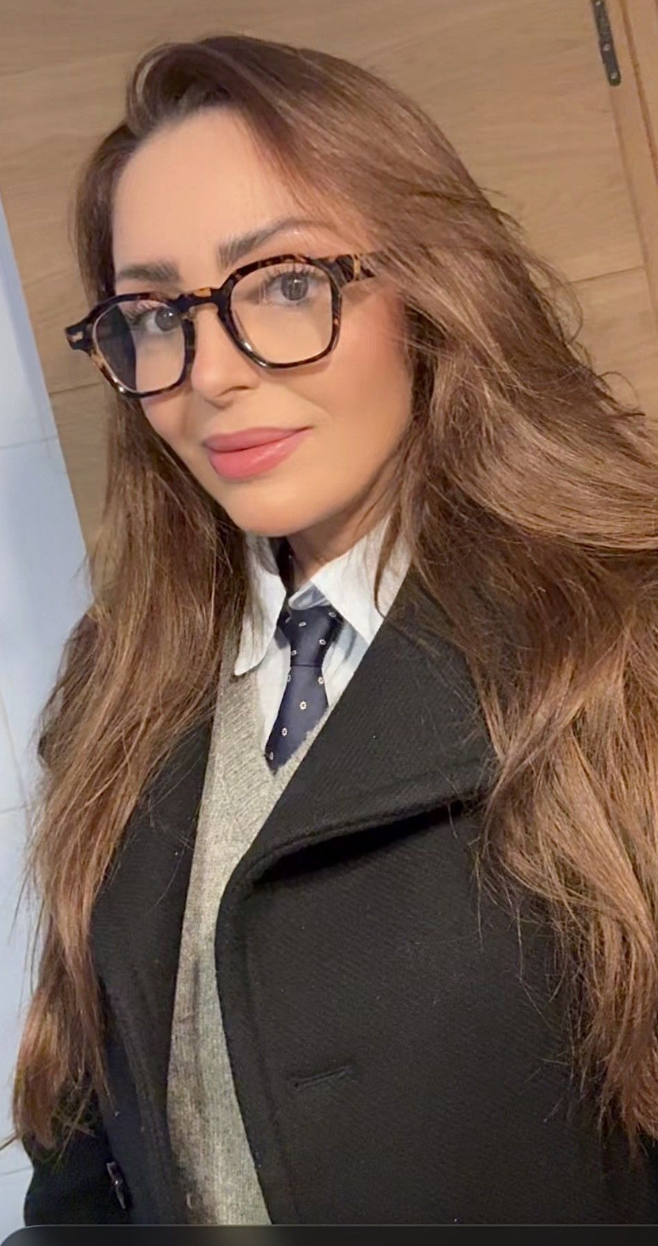 607538395 | VALERY | Chica