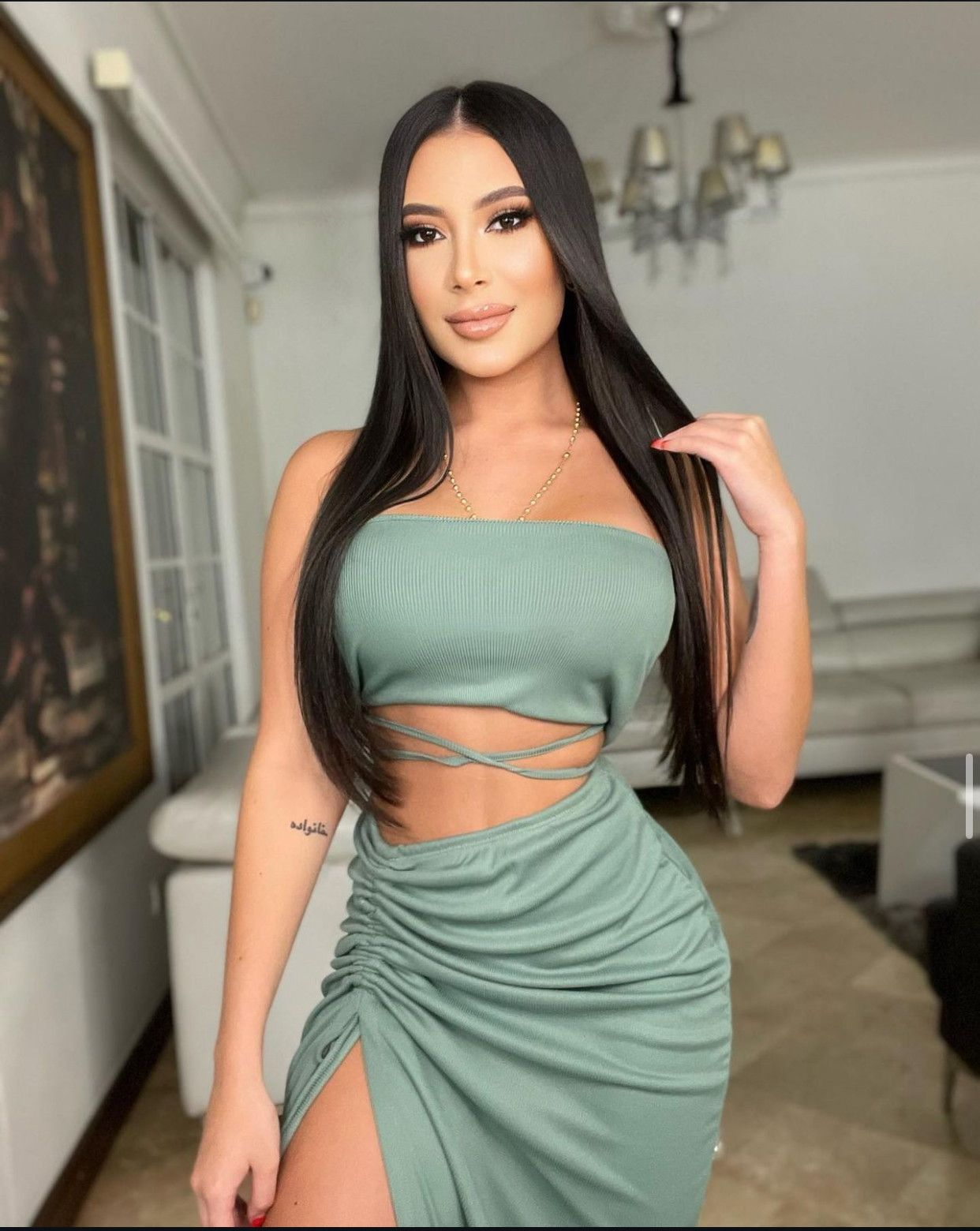 658727748 | SARA | Chica