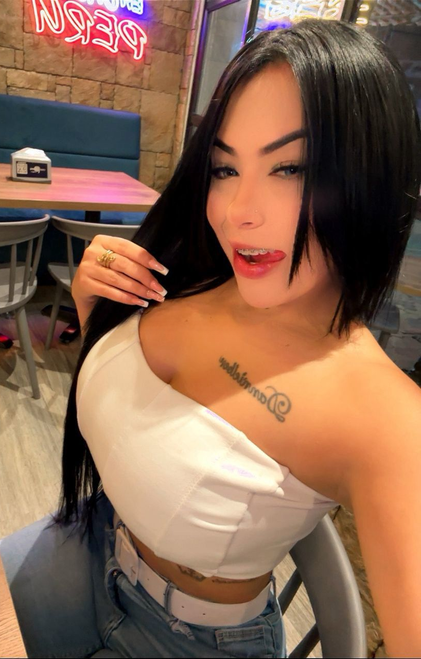 670866850 | DANIELA | Chica