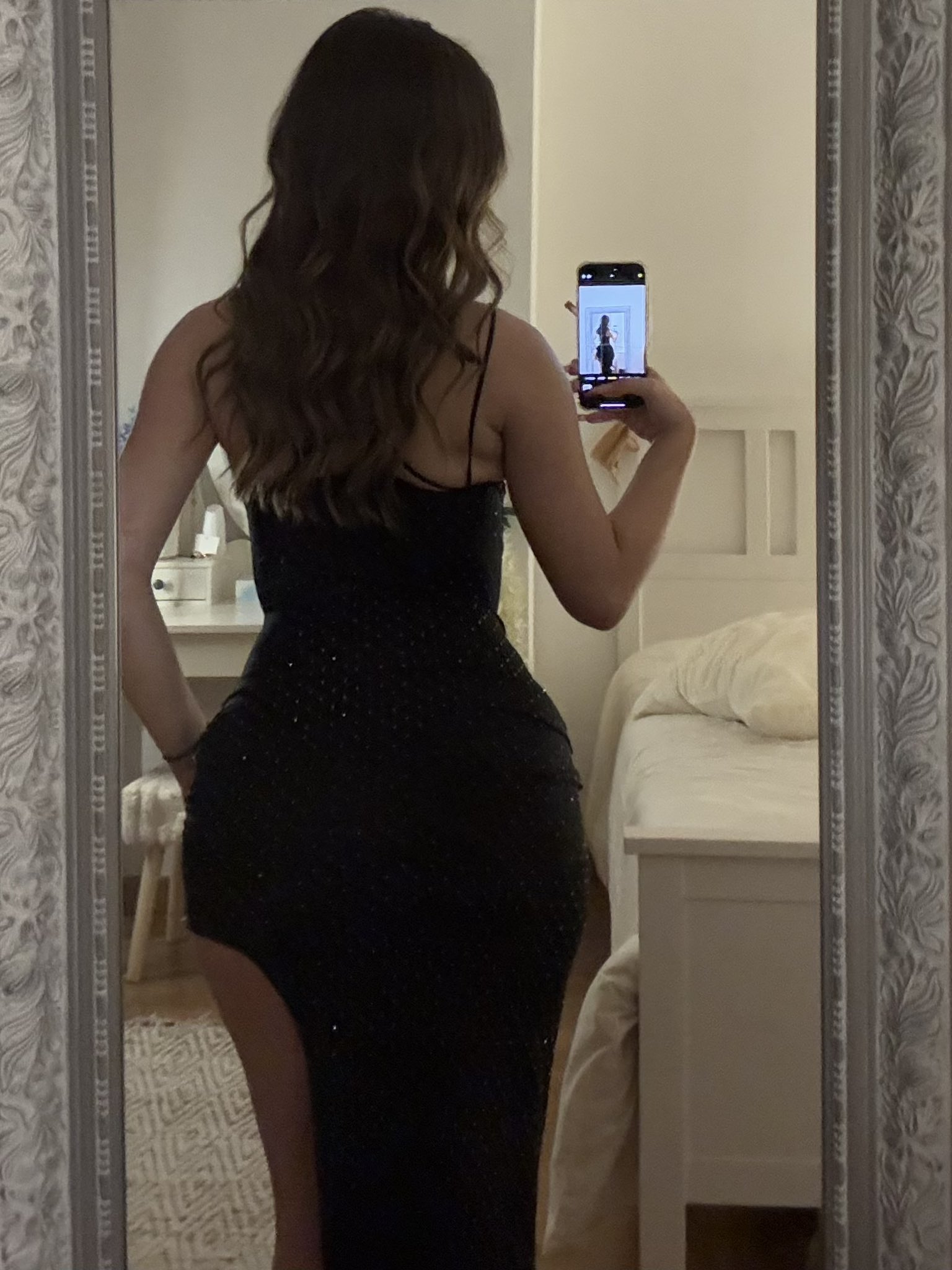 647218665 | TASH | Chica