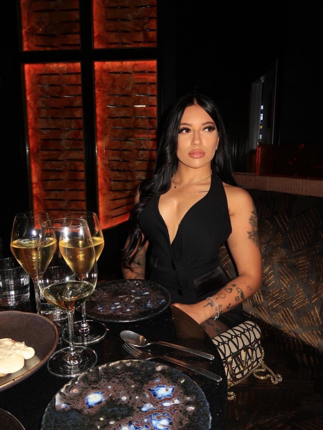 637596351 | LARA | Chica