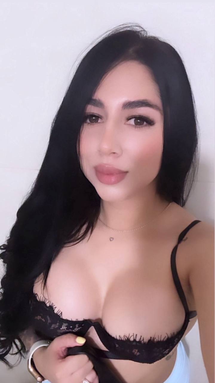 603196794 | CLOE | Chica