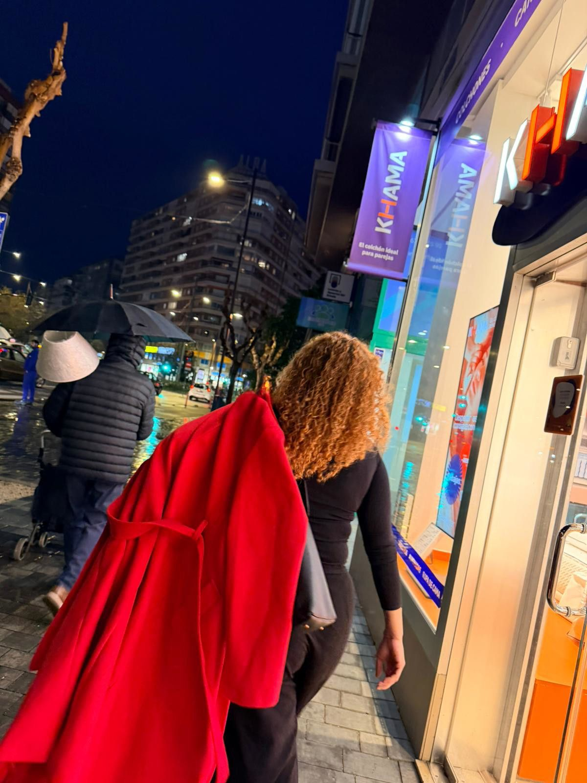 664377301 | PALOMA | Chica