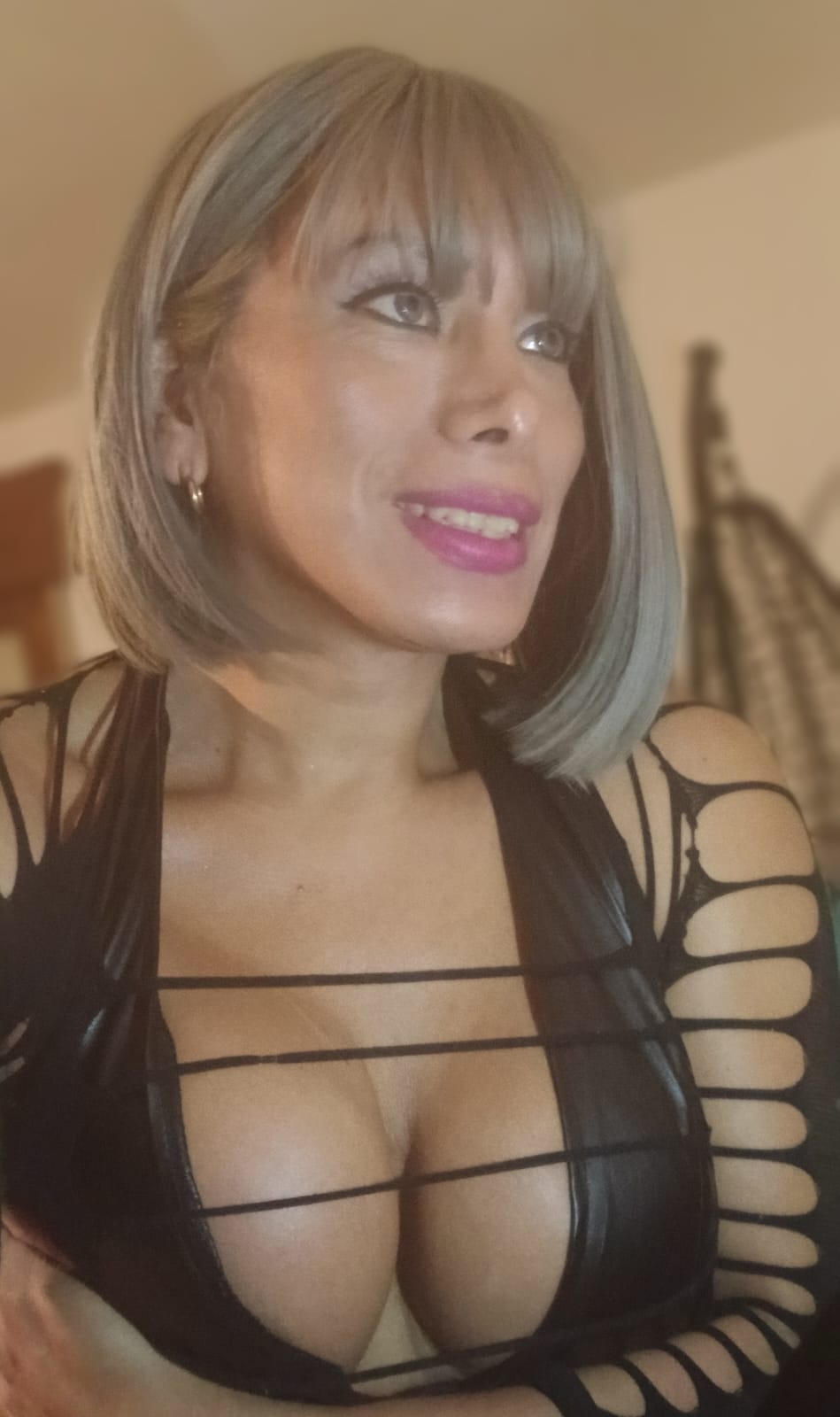 742064087 | ROSALINDA | Transexual