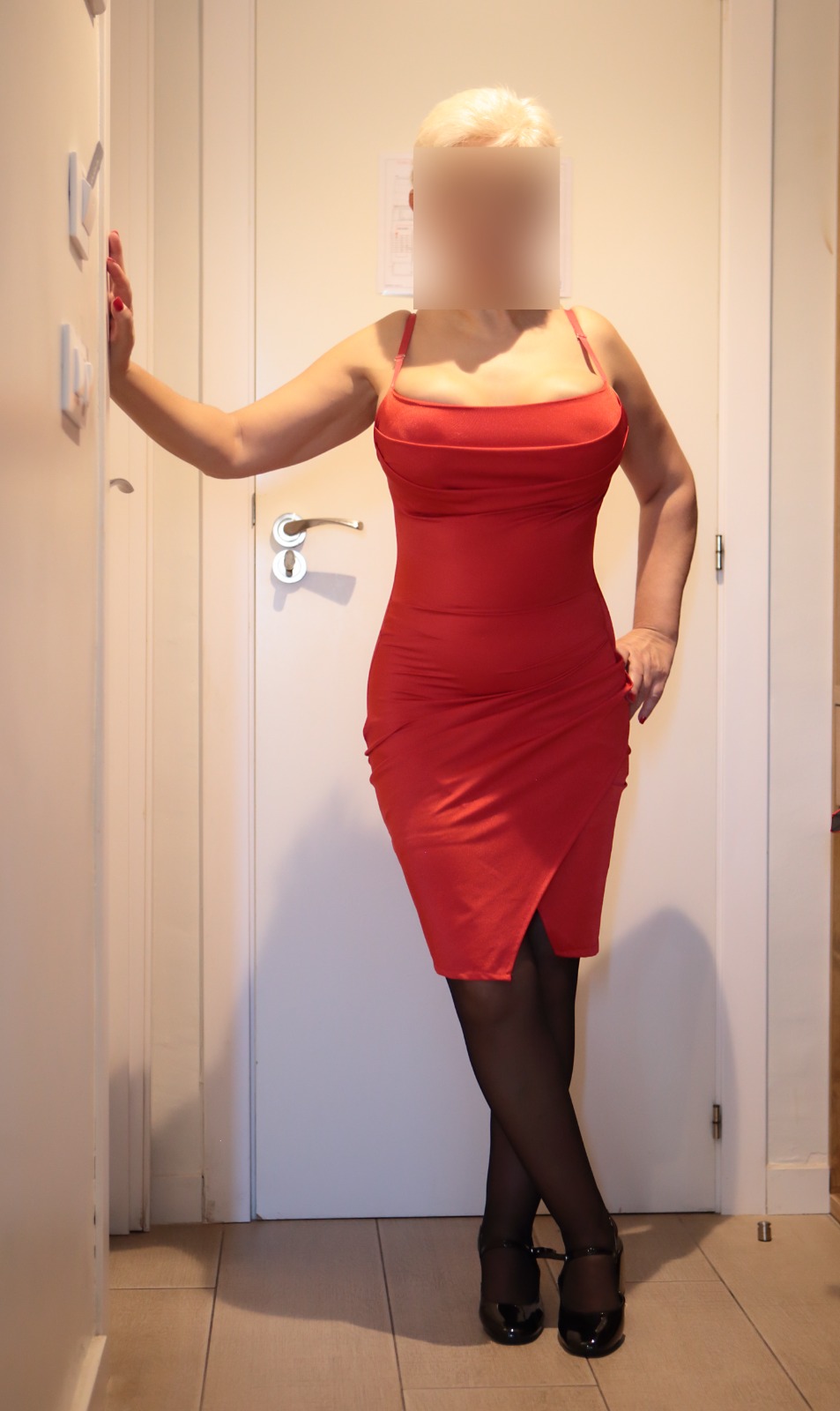 614832834 | ROSA | Chica