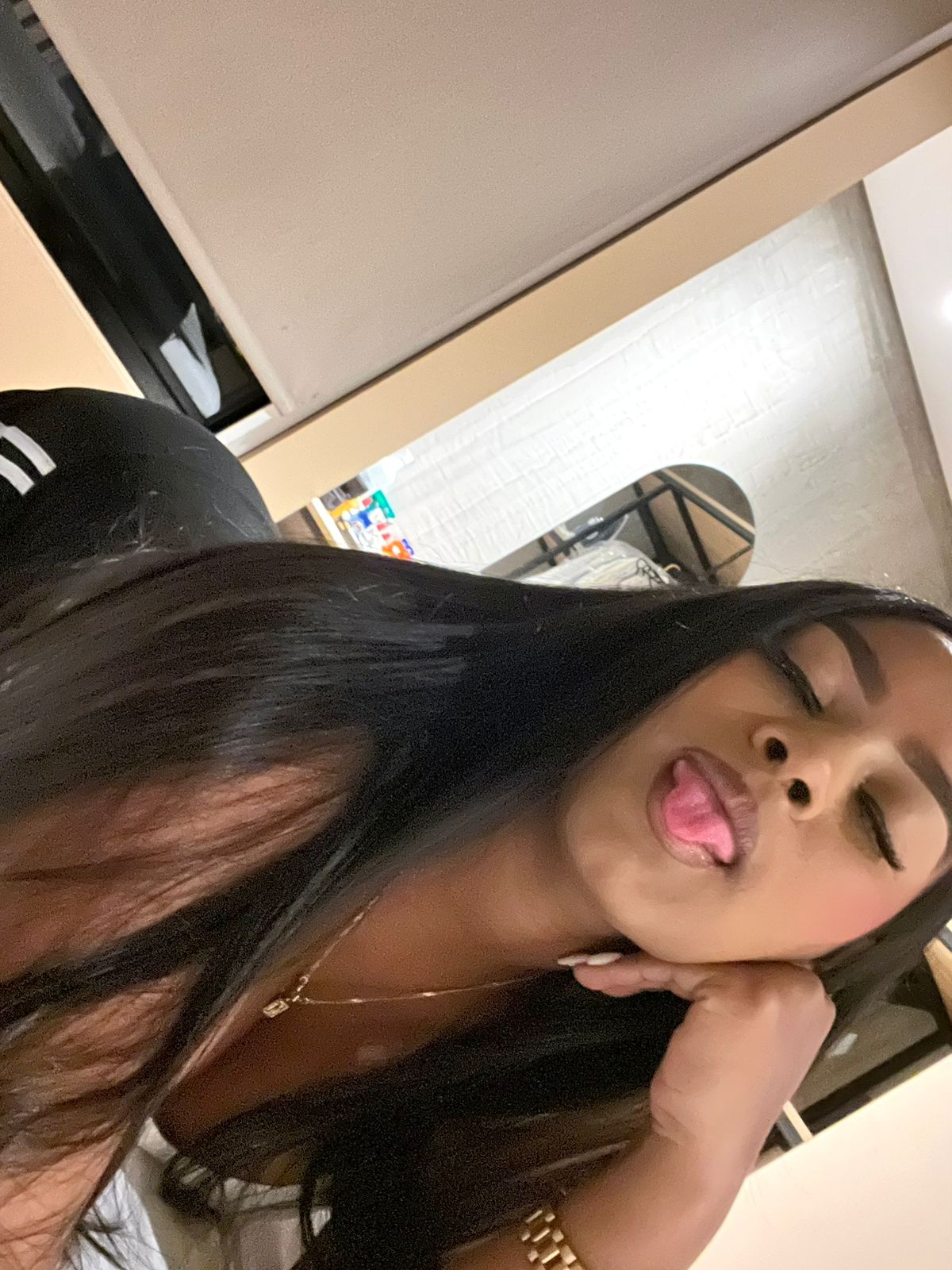 604272053 | MELY | Chica