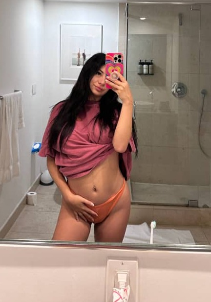 633751050 | PRISCILLA KEZ | Chica