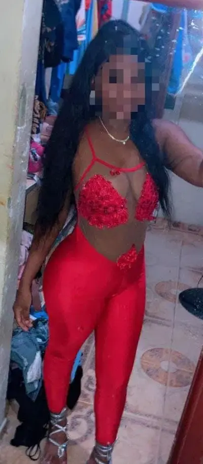 677878888 | SALOME | Chica