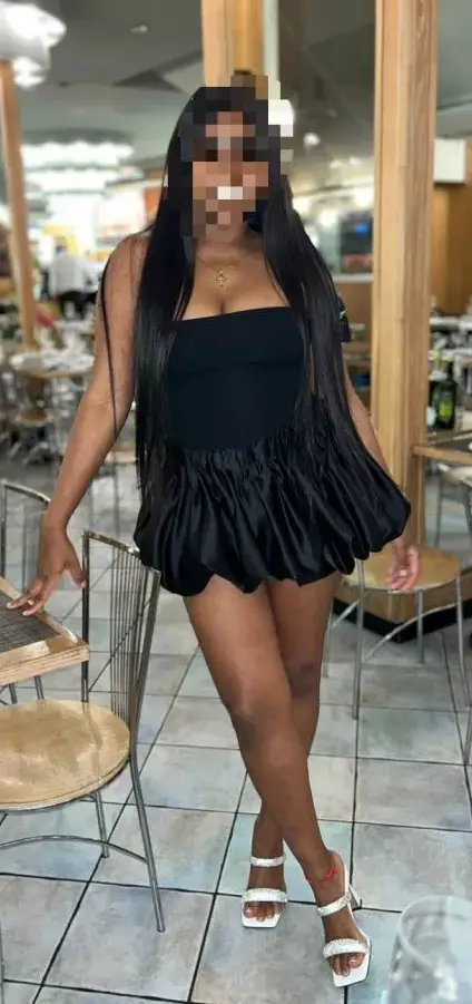 677878888 | SALOME | Chica