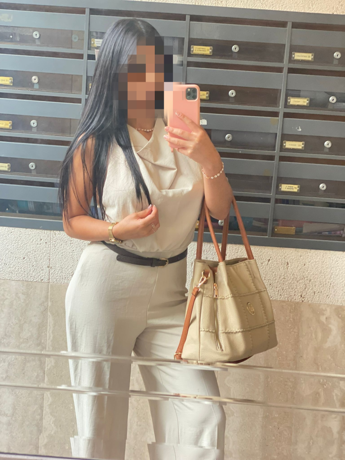 674088281 | CATALIYA | Chica