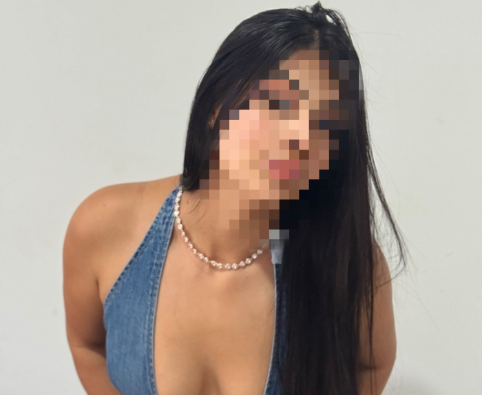 674088281 | CATALIYA | Chica