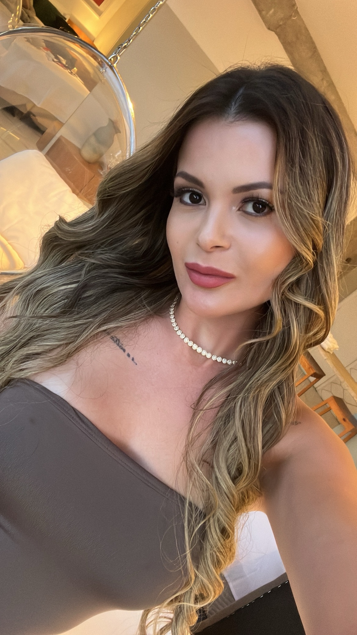 603360921 | JULIA | Chica