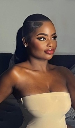 613656418 | NAOMI | Chica