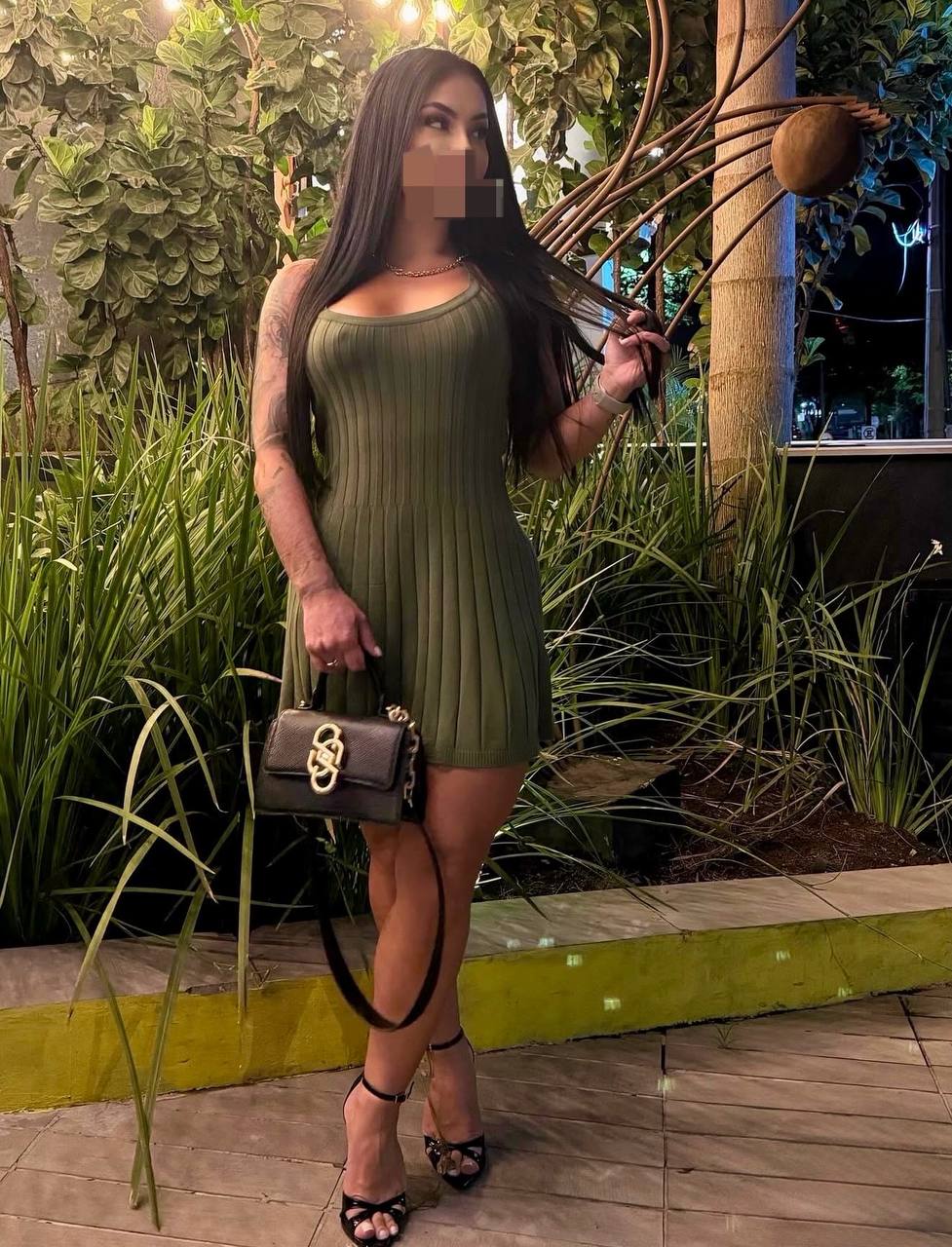 610158906 | MEL | Chica