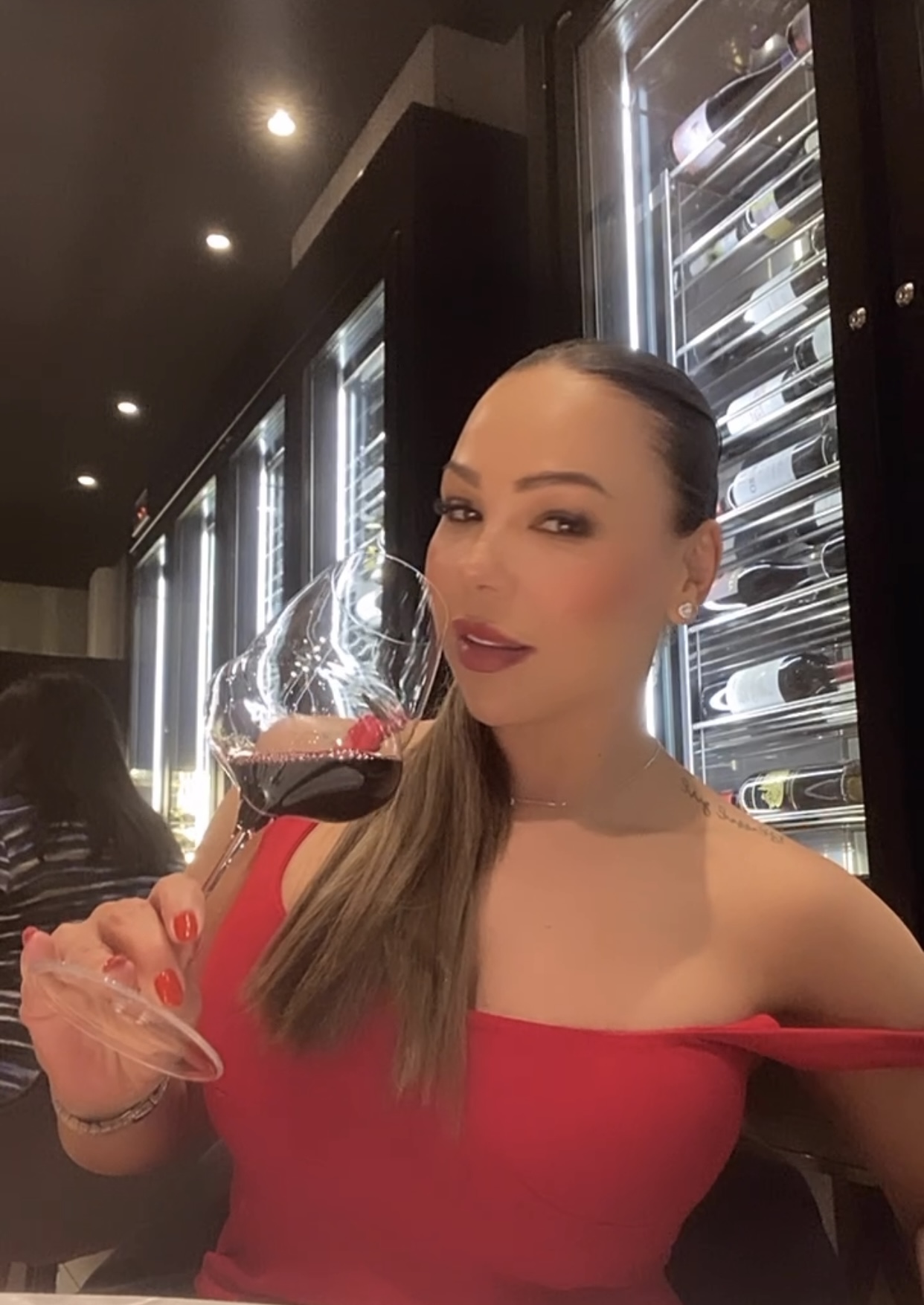 627137800 | KATY | Chica