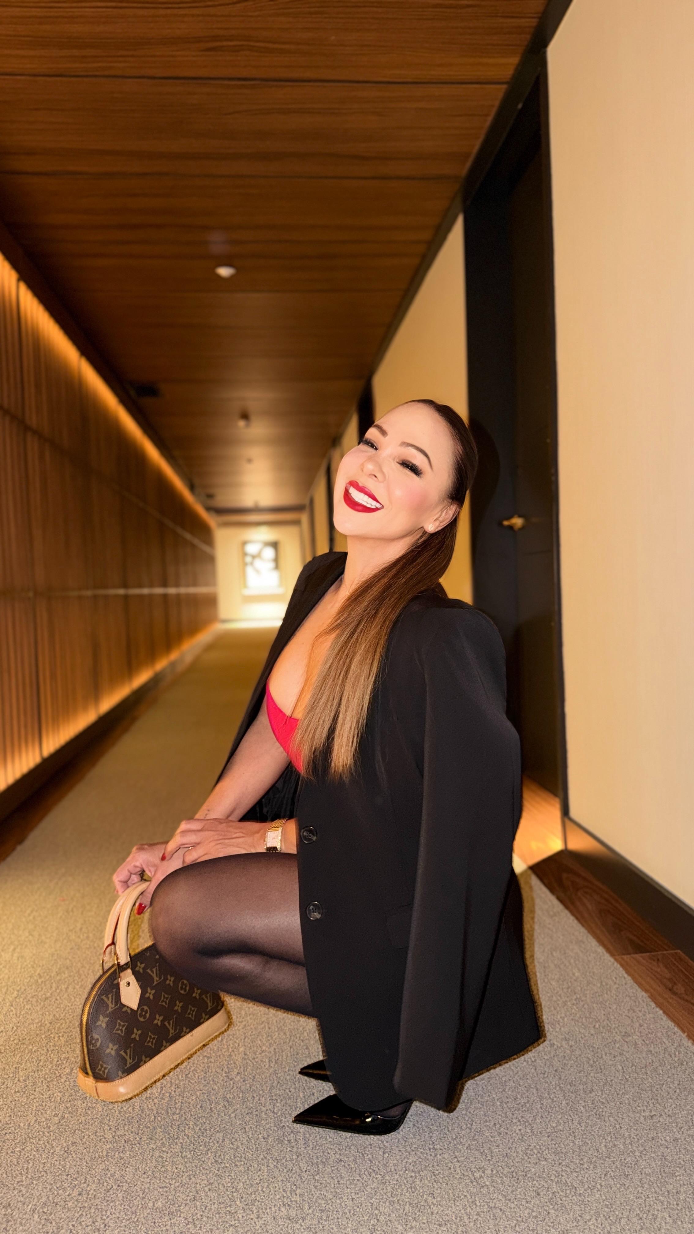 627137800 | KATY | Chica