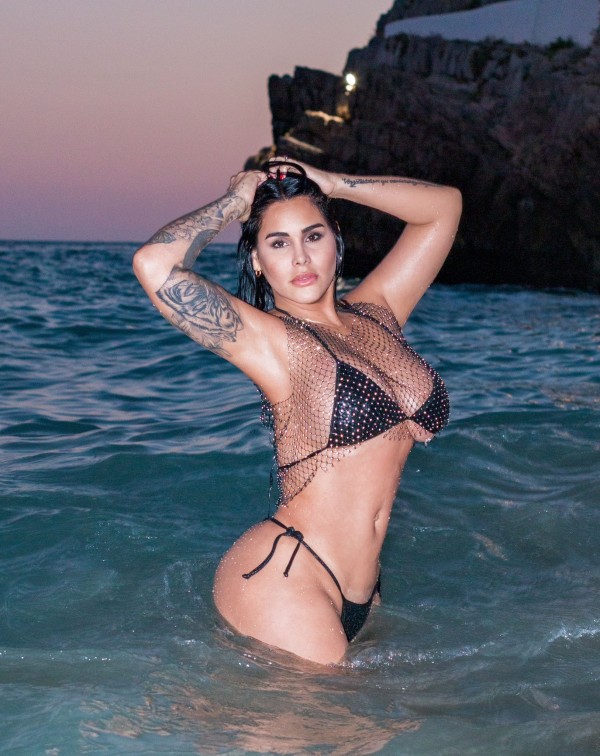 631618843 | MICHELL | Chica