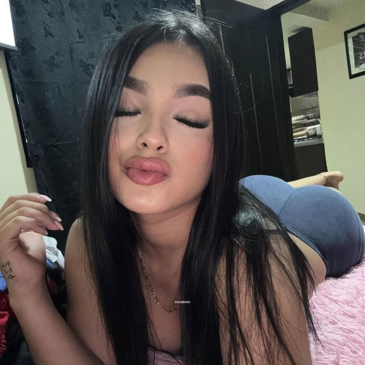 613619891 | ROXY | Chica