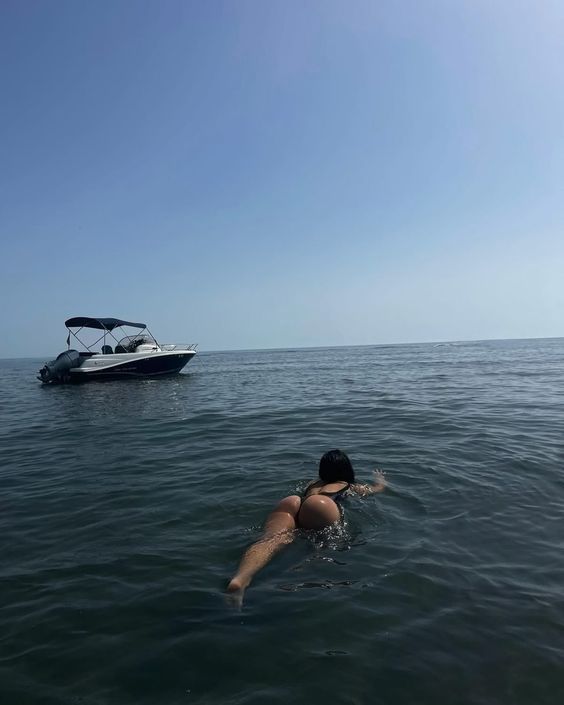 613619891 | ROXY | Chica