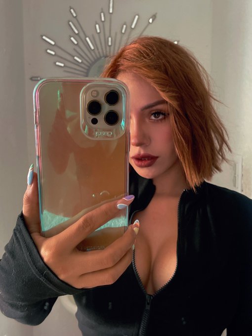 759802757 | PRETTY | Chica