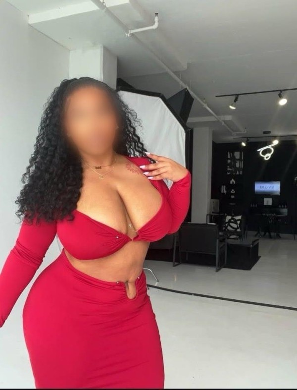 663194829 | PALOMA | Chica