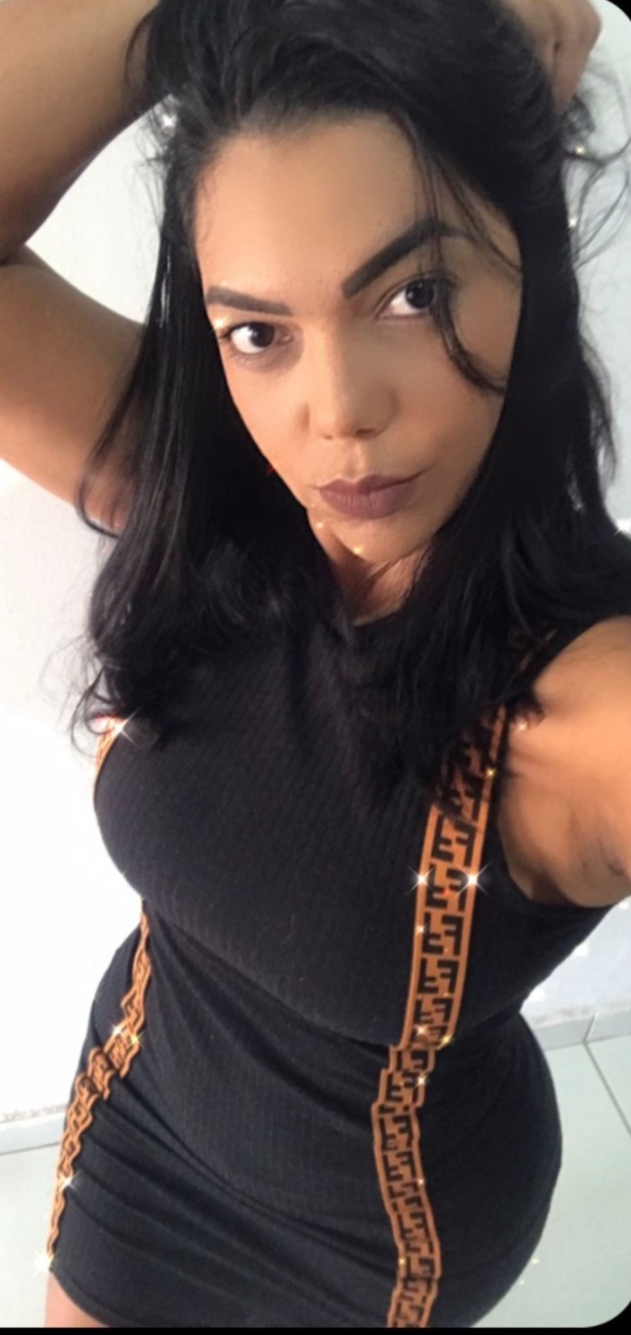 627402349 | ALLYNE | Chica