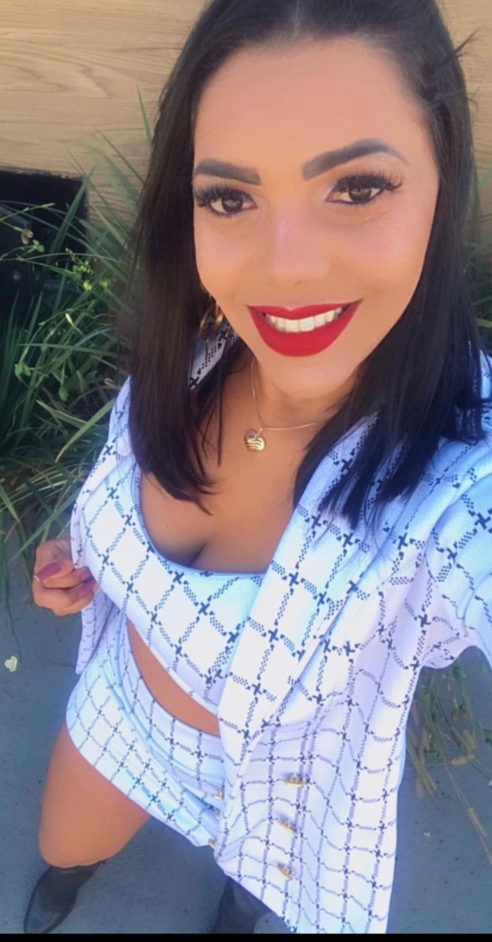 627402349 | ALLYNE | Chica