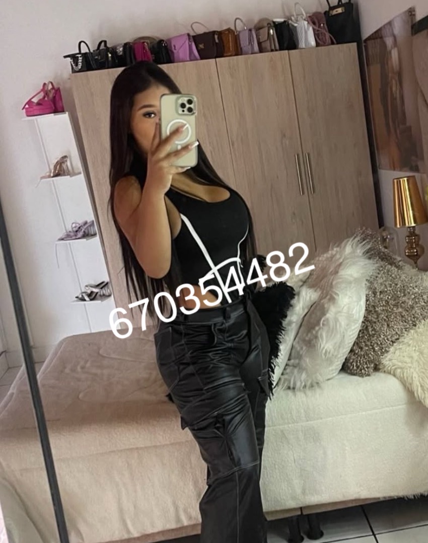 670354482 | MIA | Chica