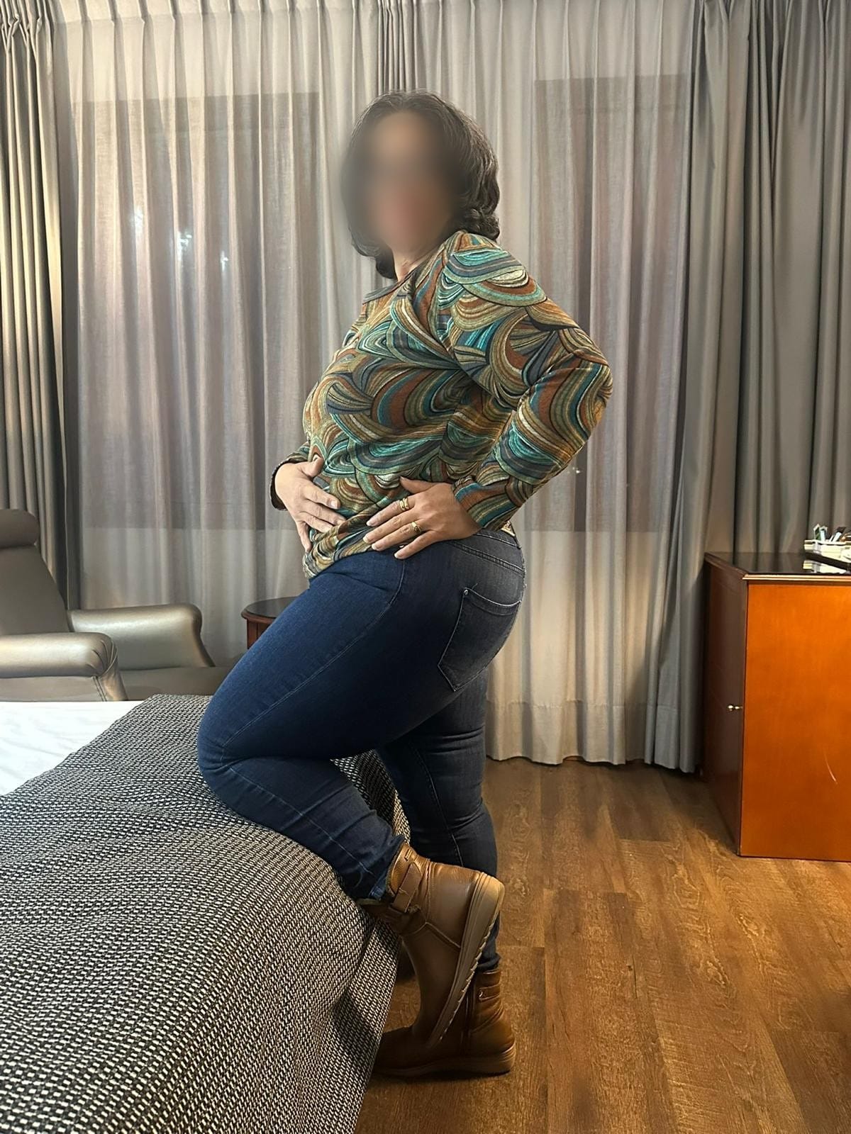 678956497 | GRECHY | Chica