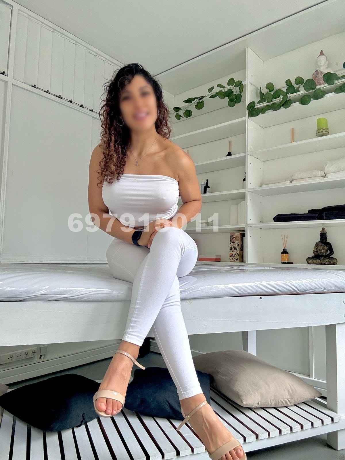 697915011 | OLIVIA | Chica