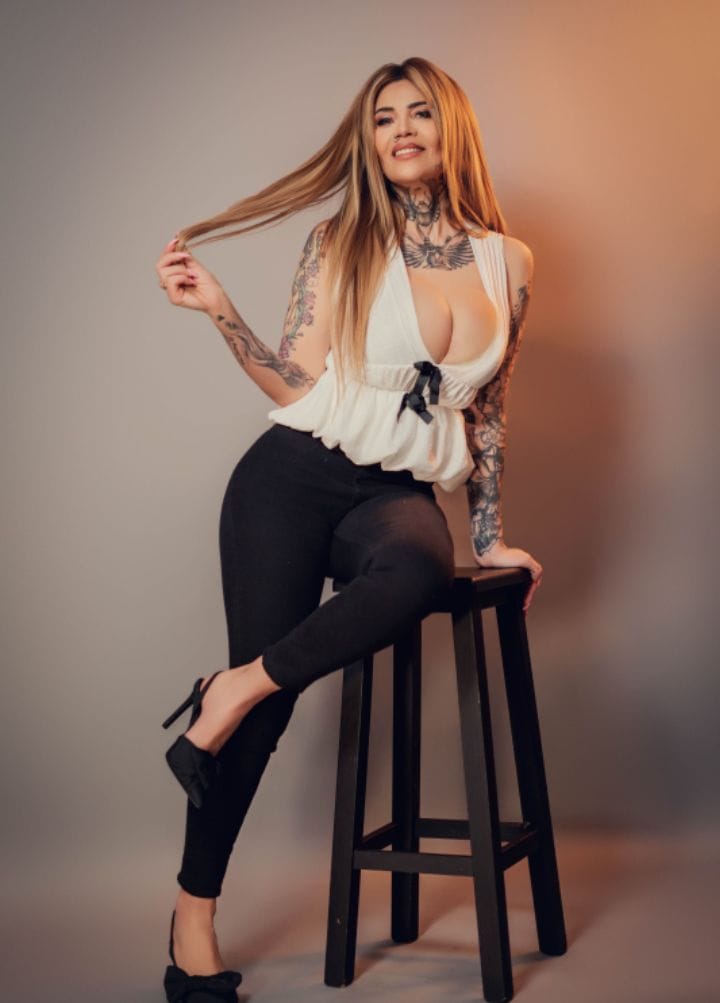 611201150 | ANDREA | Chica