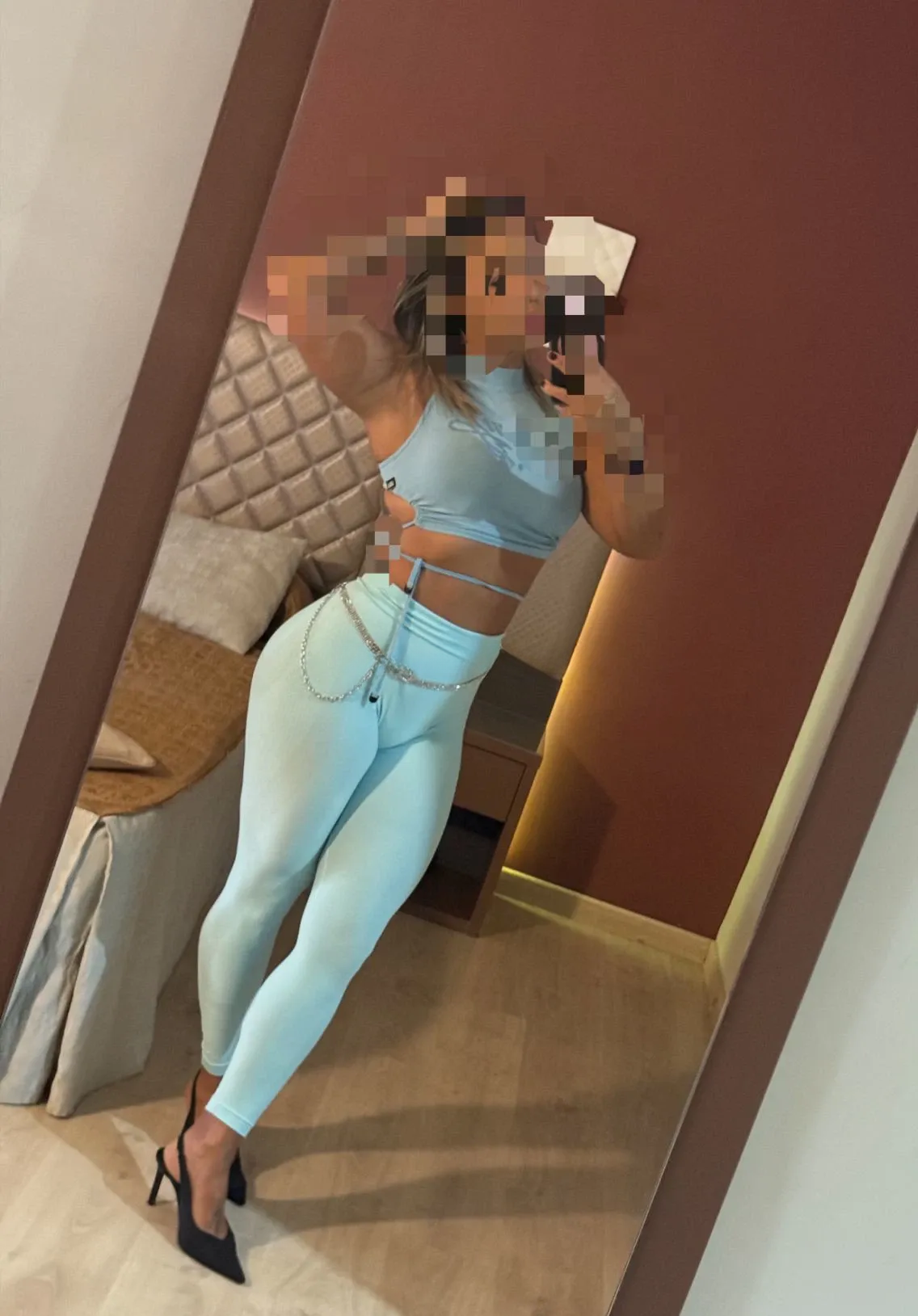 624978223 | ALEXANDRA | Chica