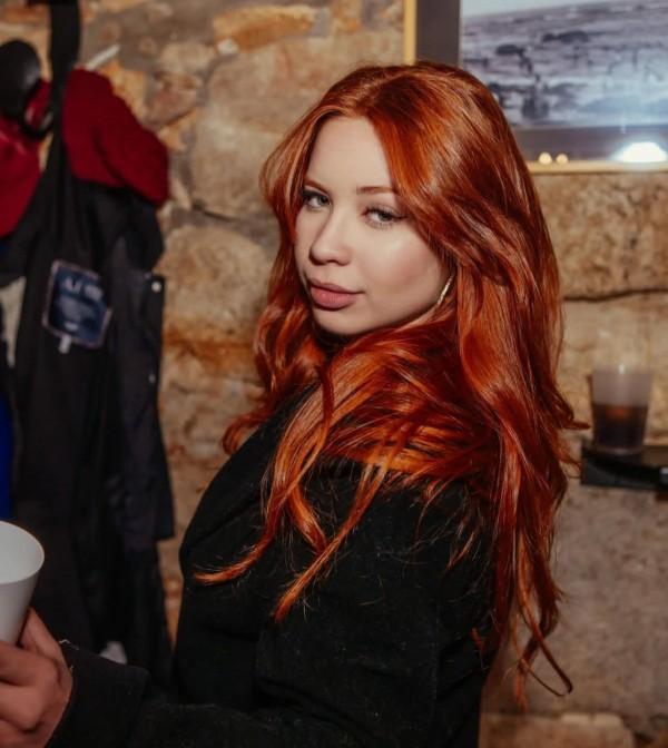 641921024 | LATINA | Chica