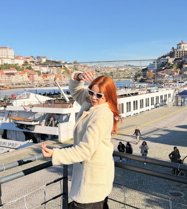 641921024 | LATINA | Chica