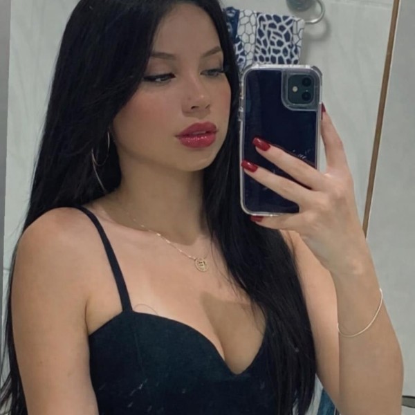 641921024 | LATINA | Chica