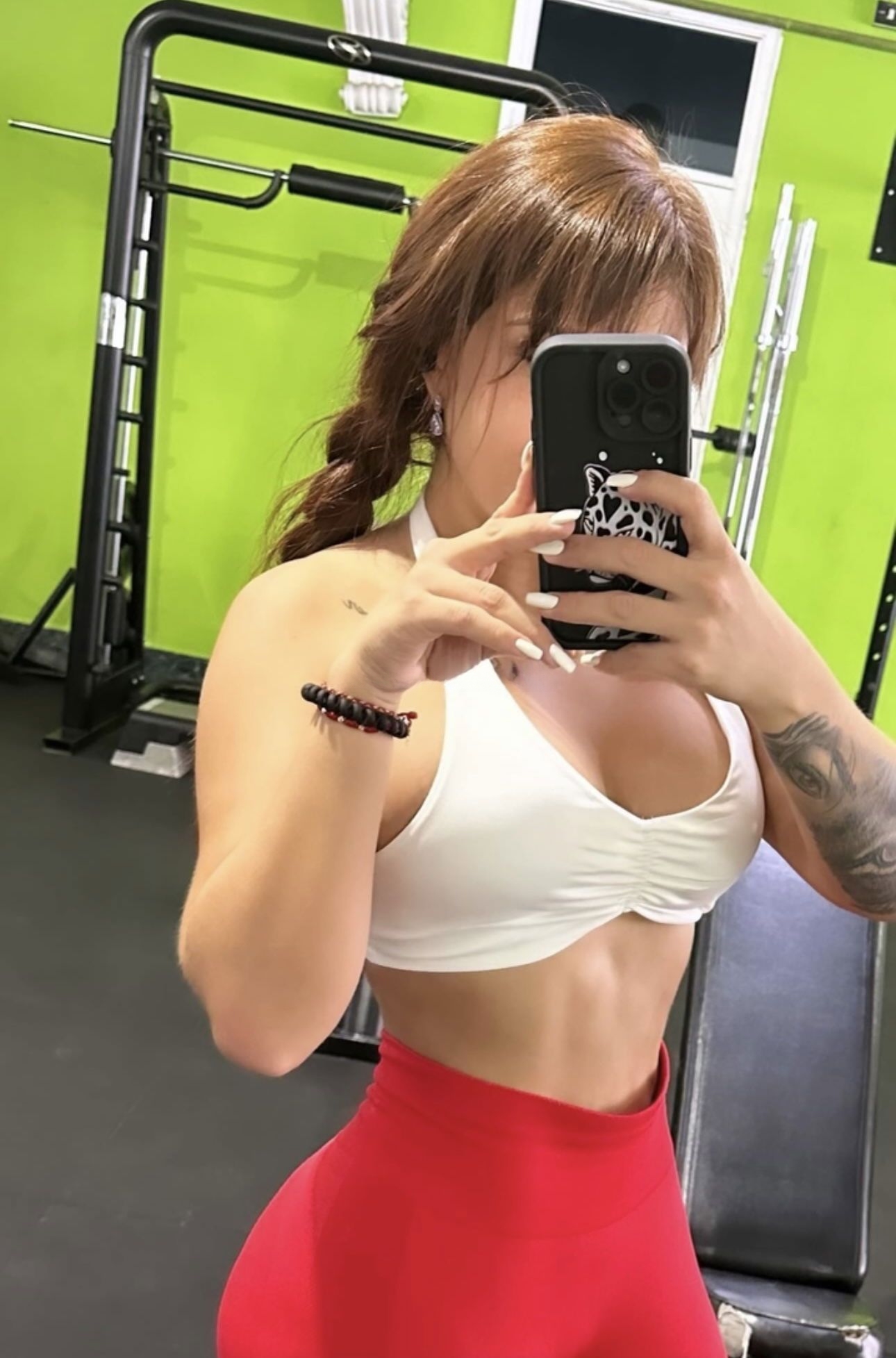 674116889 | ZOE | Chica