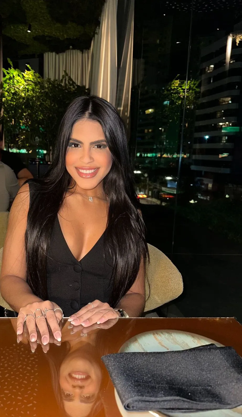 631864011 | MIA ANDRADE | Chica