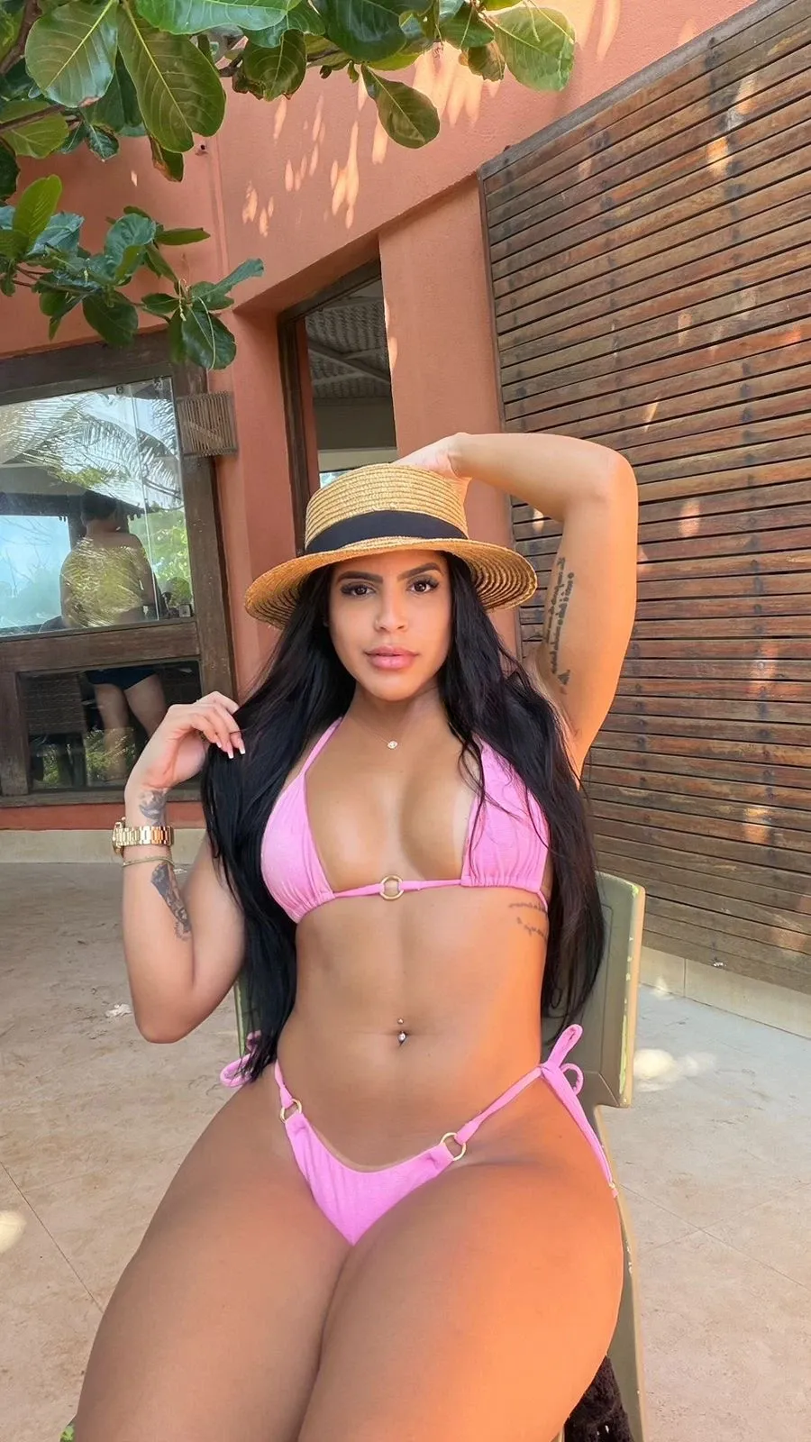 631864011 | MIA ANDRADE | Chica