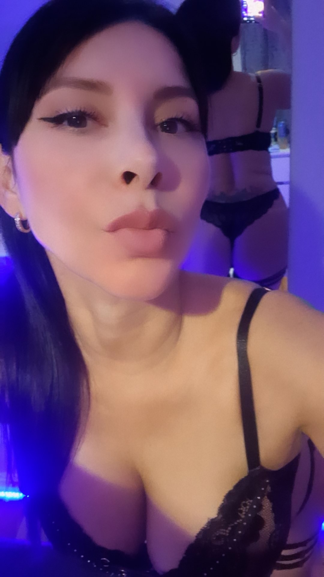 691768967 | MELODY | Chica