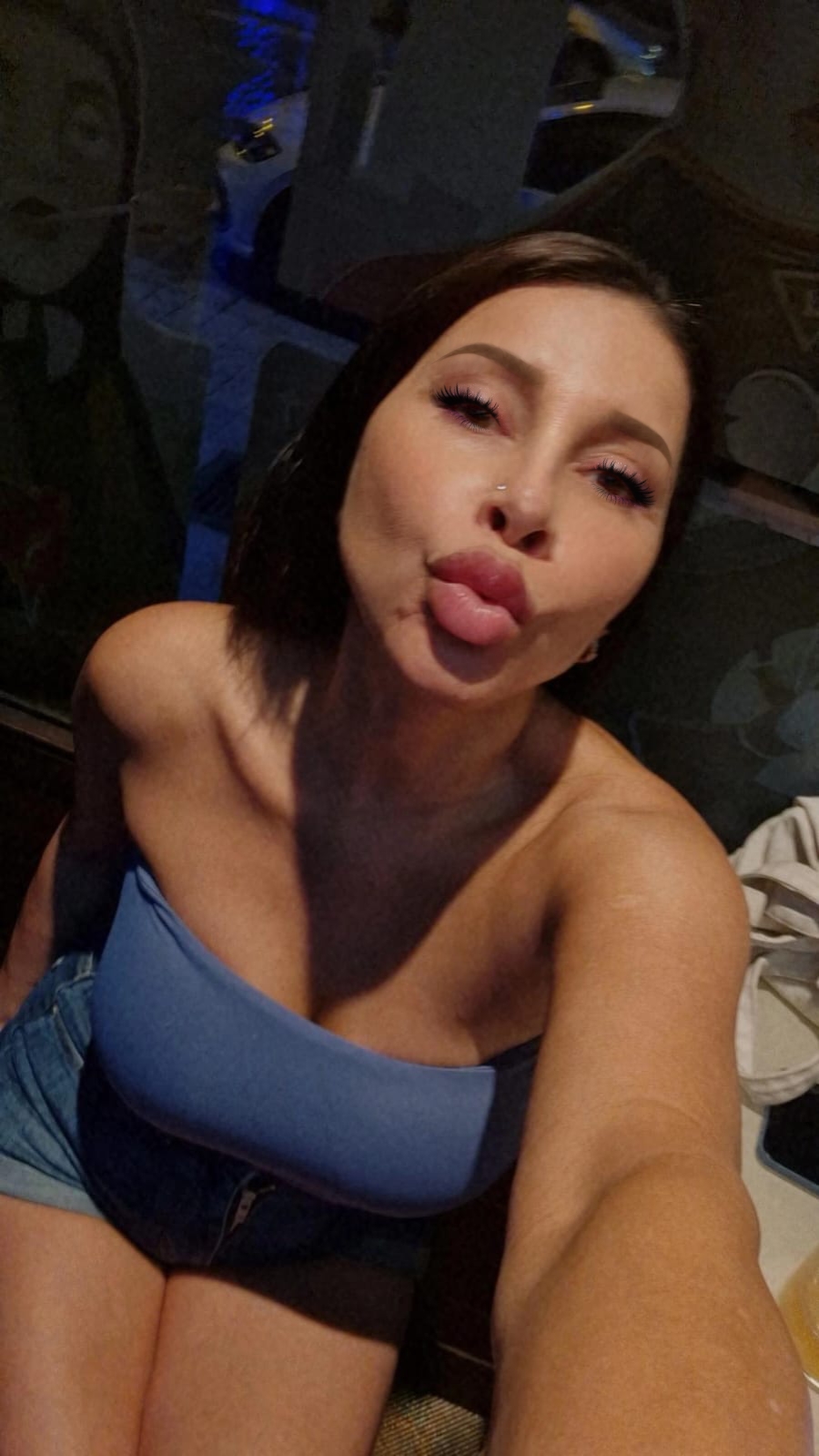 691768967 | MELODY | Chica