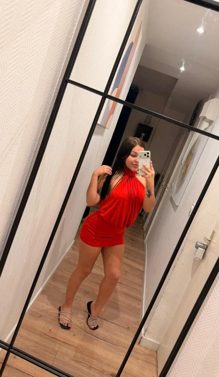 602689495 | CORAL | Chica